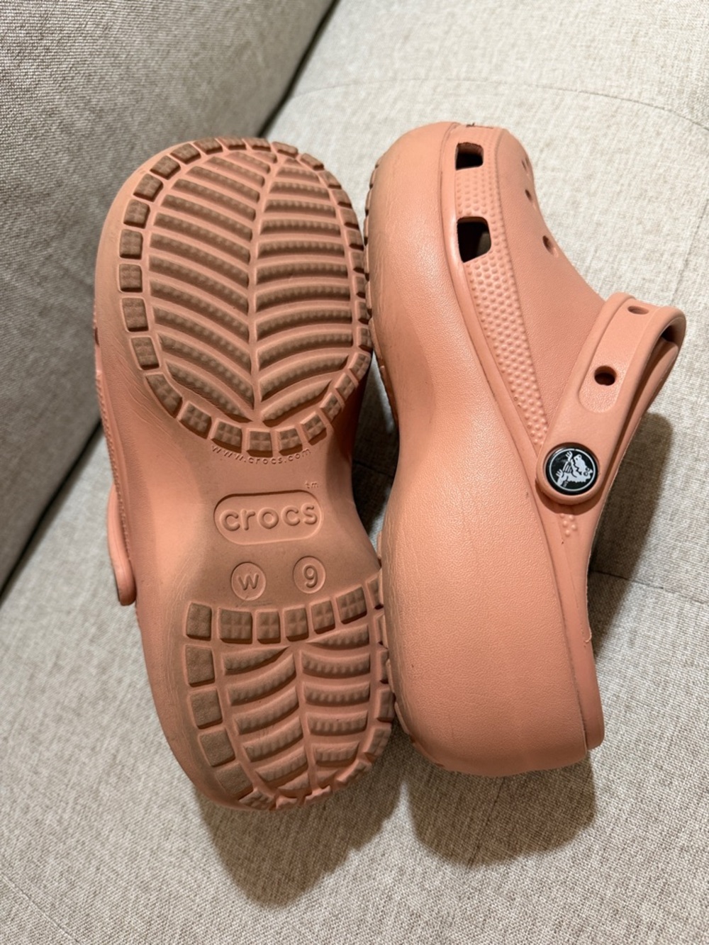 Pink platform crocs - Picture 5 of 6